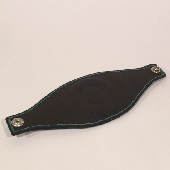 Tooled Bohemian Hubei Turquoise  Inlay Mandala Leather Cuff Bracelet - Picture 6 of 16